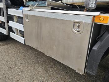 FMX 460 8x4*4 / HMF Z KRAAN + HYVA LIFT